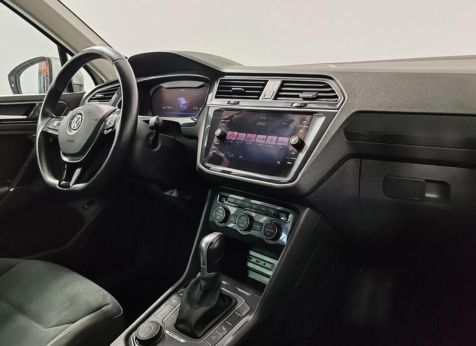 Volkswagen Tiguan, II 2.0 AMT (180 л.с.) 4WD