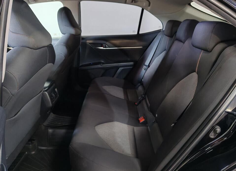 Toyota Camry 2.5 AT (181 л.с.)