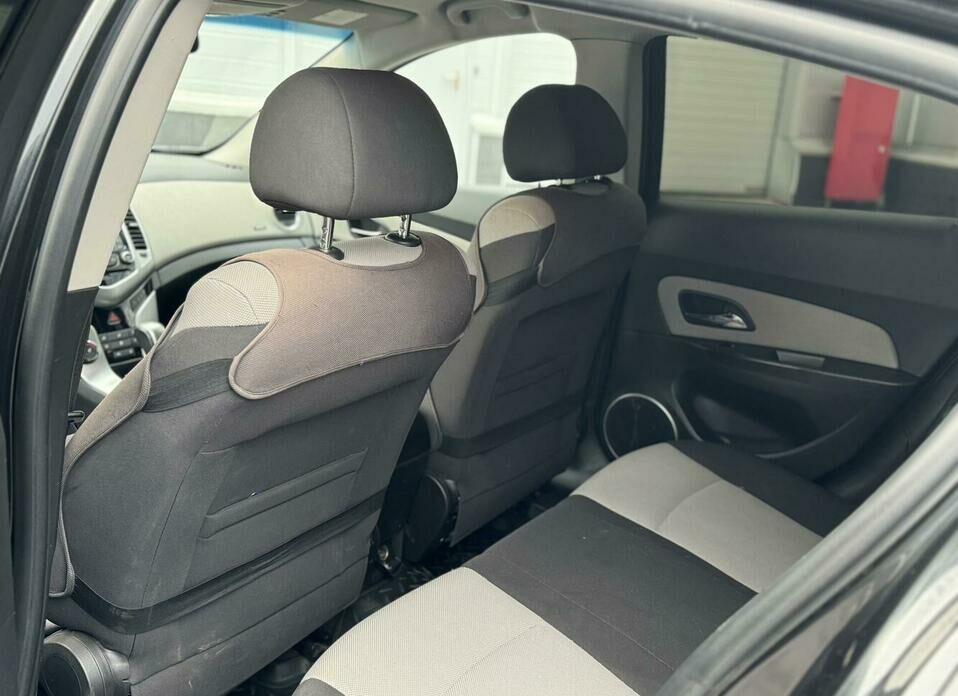 Chevrolet Cruze 1.8 AT (141 л.с.)