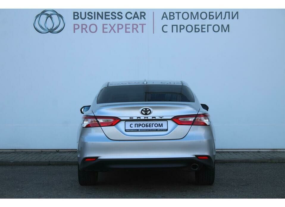 Toyota Camry 2.5 AT (181 л.с.)