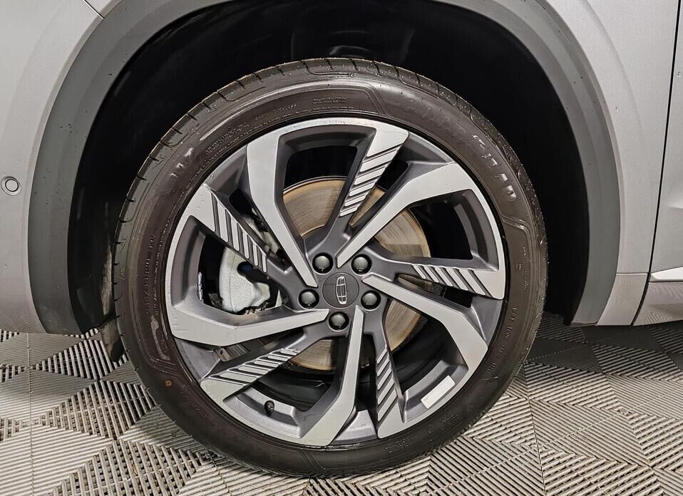 Geely Monjaro 2.0 AT (238 л.с.) 4WD