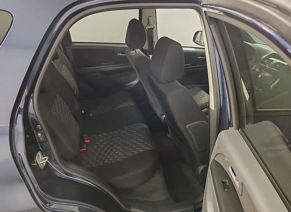 Suzuki SX4, I (Classic) 1.6 MT (107 л.с.)