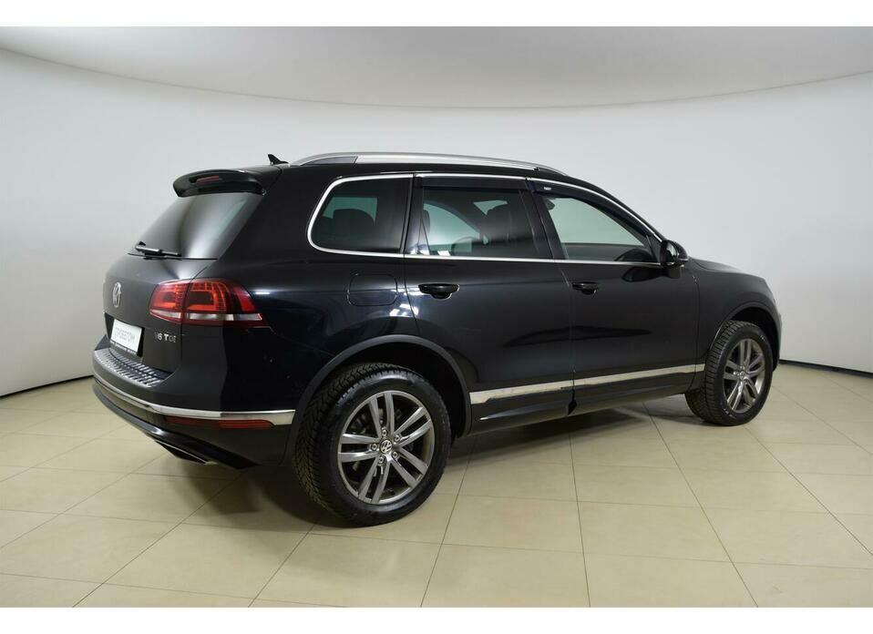 Volkswagen Touareg 3.0d AT (245 л.с.) 4WD