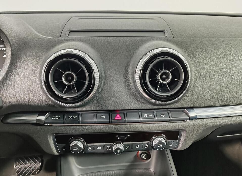 Audi A3, III (8V) ultra 1.4 AMT (150 л.с.)