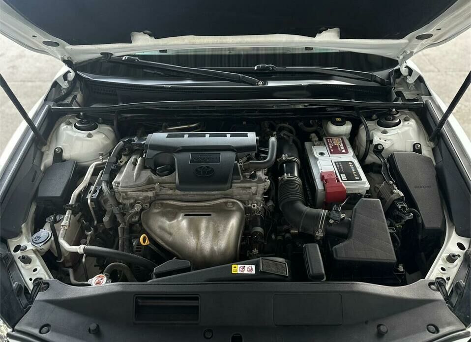 Toyota Camry 2.5 AT (181 л.с.)