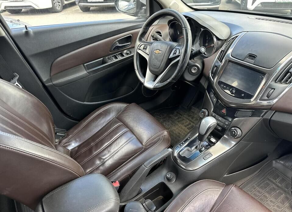 Chevrolet Cruze 1.8 AT (141 л.с.)