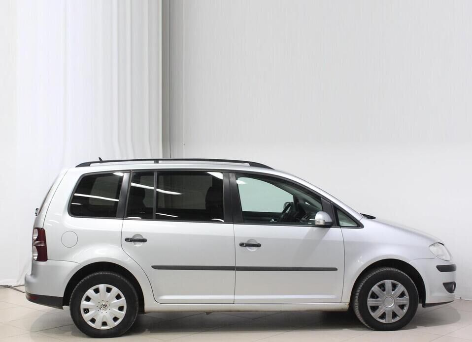 Volkswagen Touran, I Рестайлинг 1.6 MT (102 л.с.)