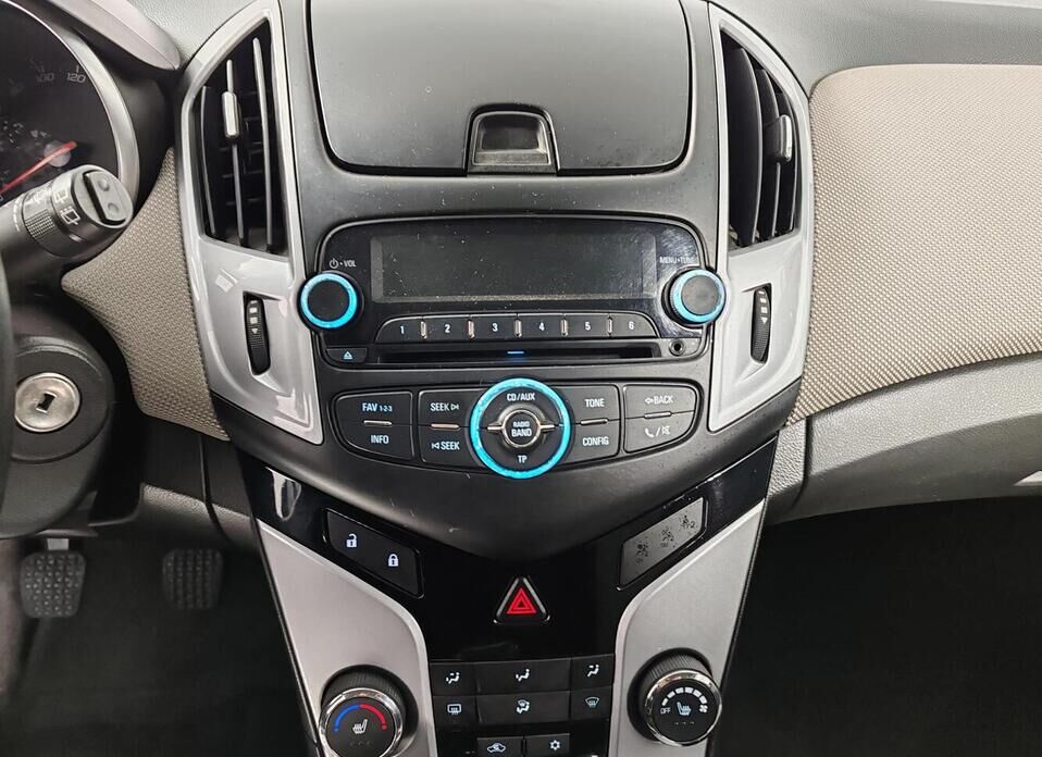 Chevrolet Cruze, I Рестайлинг 1.6 MT (109 л.с.)