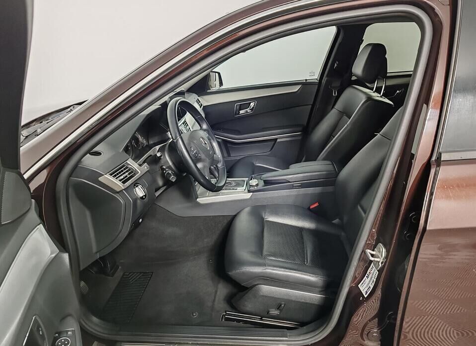 Mercedes-Benz E-Класс 200 7G-Tronic 1.8 AT (184 л.с.)