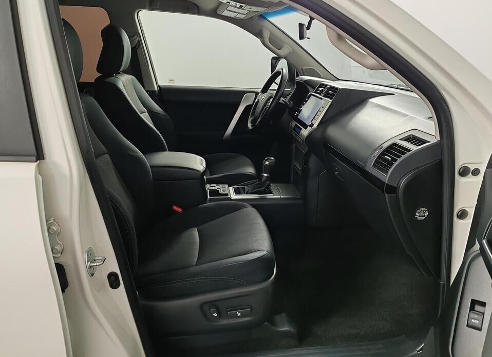 Toyota Land Cruiser Prado, 150 Series Рестайлинг 3 2.8d AT (200 л.с.) 4WD