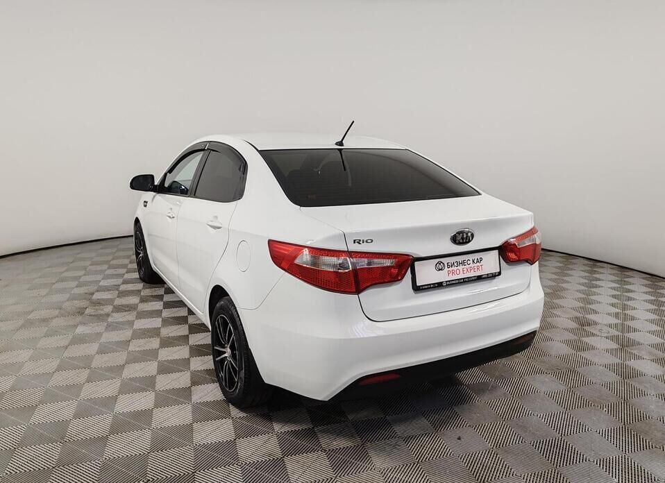 Kia Rio 5-speed 1.6 MT (123 л.с.)