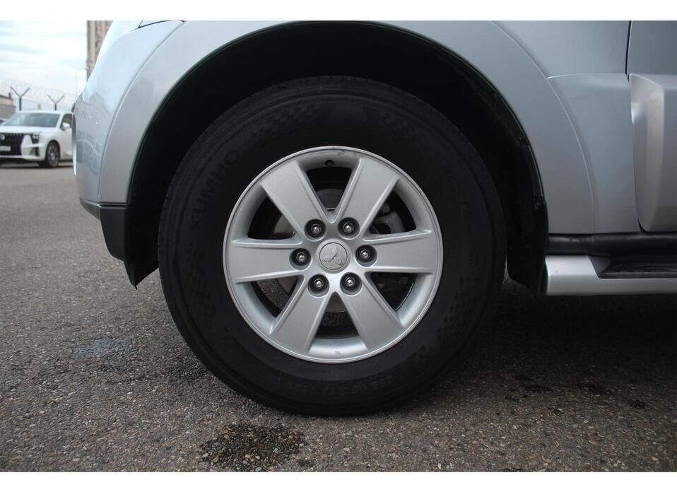 Mitsubishi Pajero, IV 3.0 AT (178 л.с.) 4WD