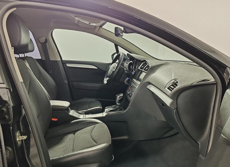 Citroen C4, II Рестайлинг 1.6 AT (150 л.с.)