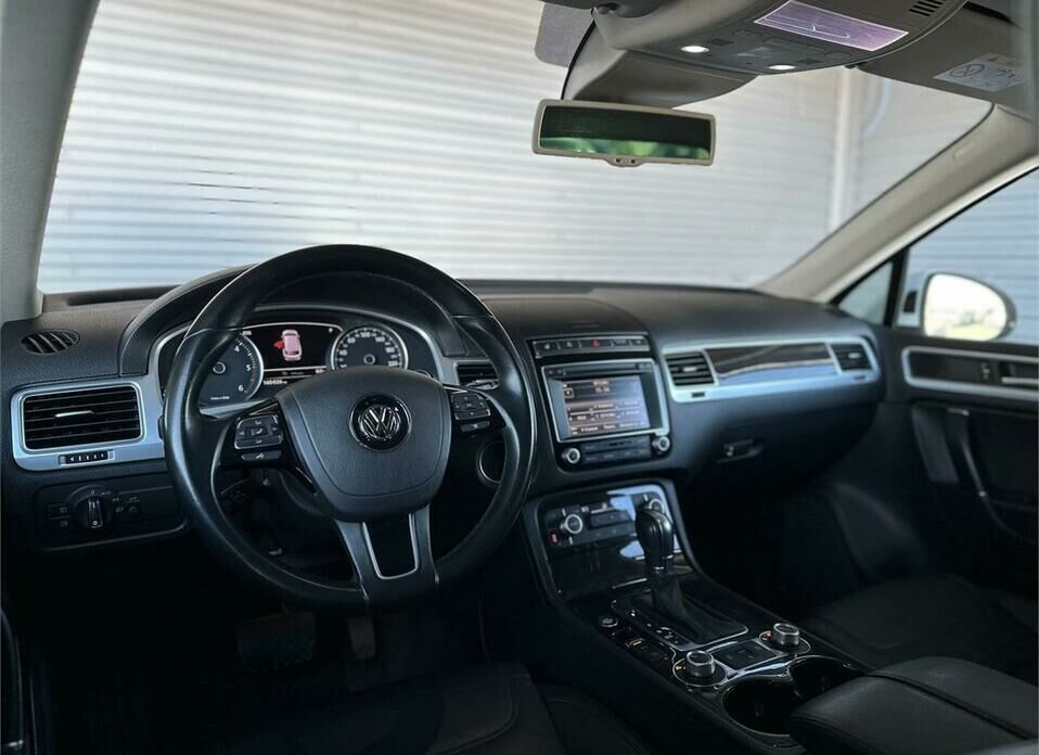 Volkswagen Touareg 3.0d AT (245 л.с.) 4WD