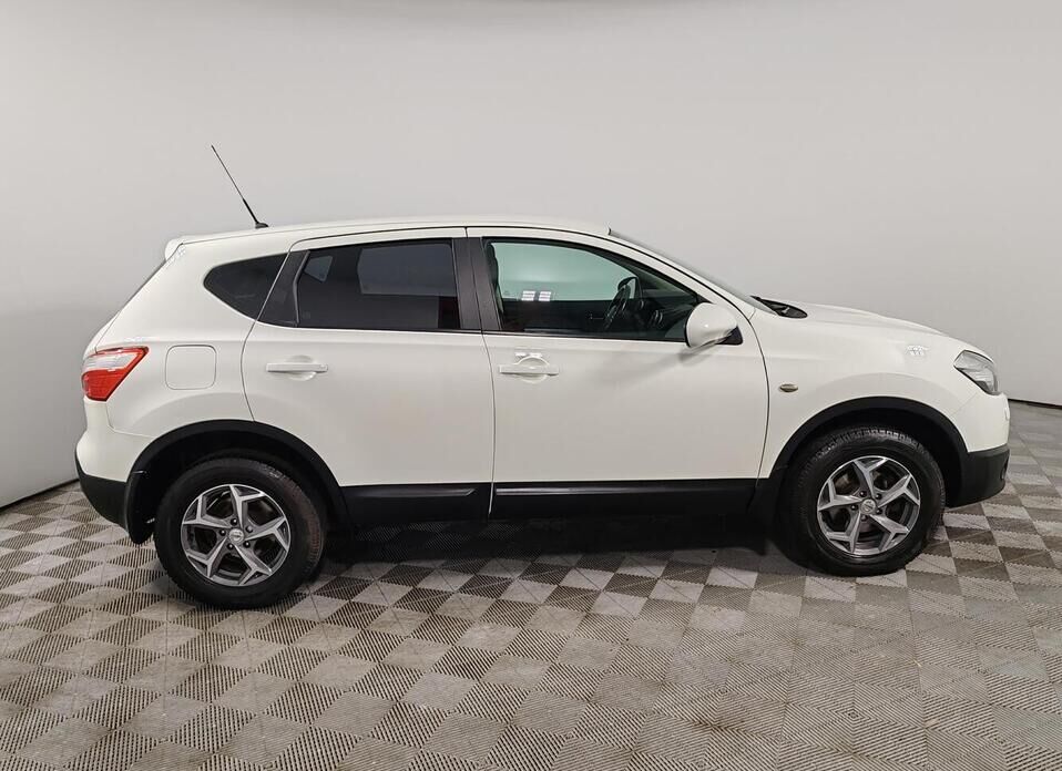 Nissan Qashqai 2.0 CVT (141 л.с.)