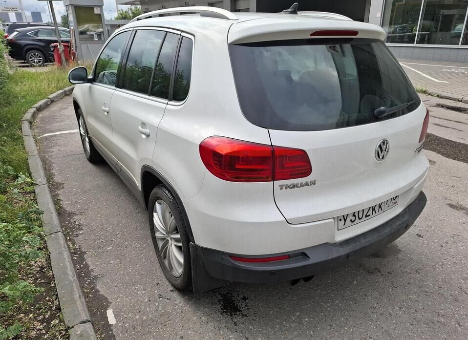 Volkswagen Tiguan 2.0d AT (140 л.с.) 4WD