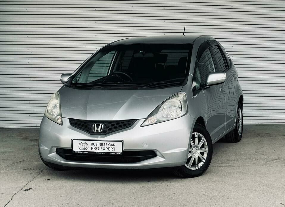 Honda Fit 1.3 CVT (100 л.с.)