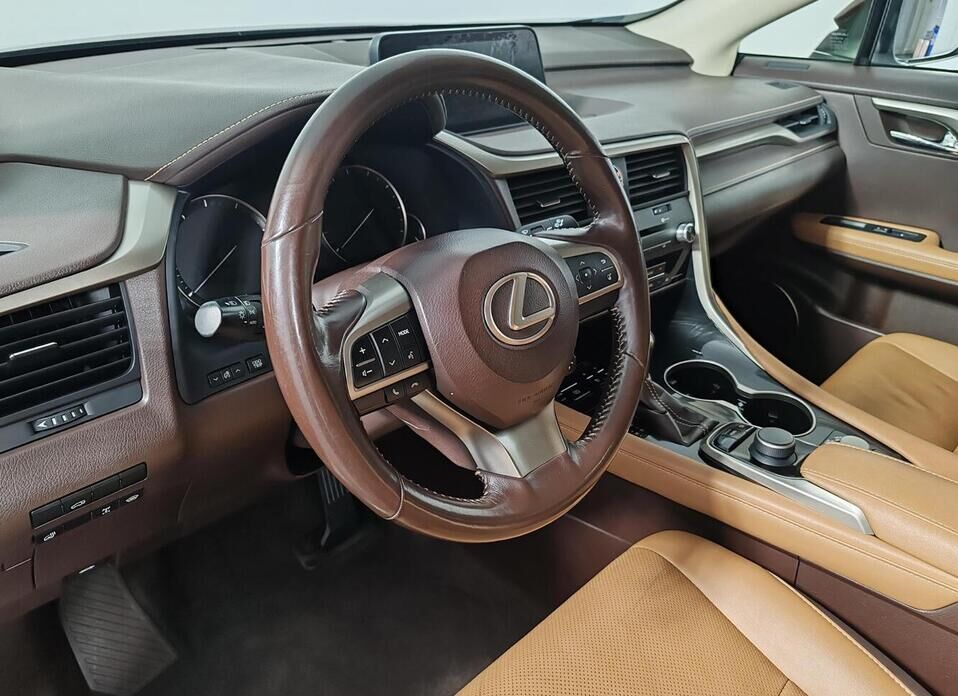 Lexus RX, IV 200t 2.0 AT (238 л.с.) 4WD