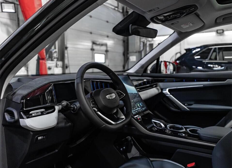 Geely Atlas, II 1.5 AMT (147 л.с.)