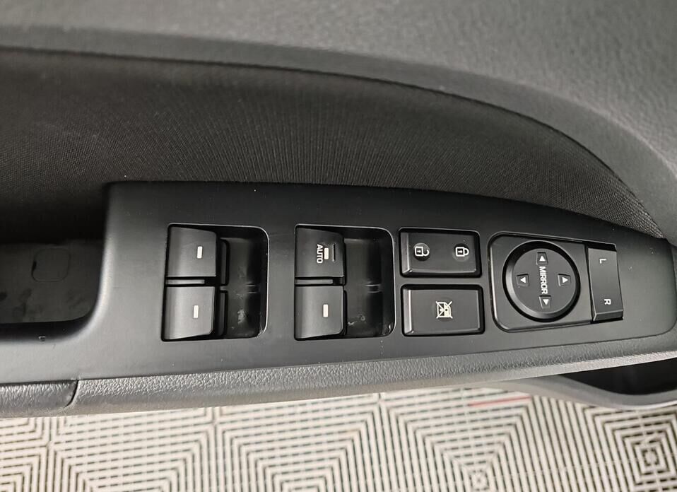 Hyundai Elantra, VI (AD) Рестайлинг 2.0 AT (150 л.с.)