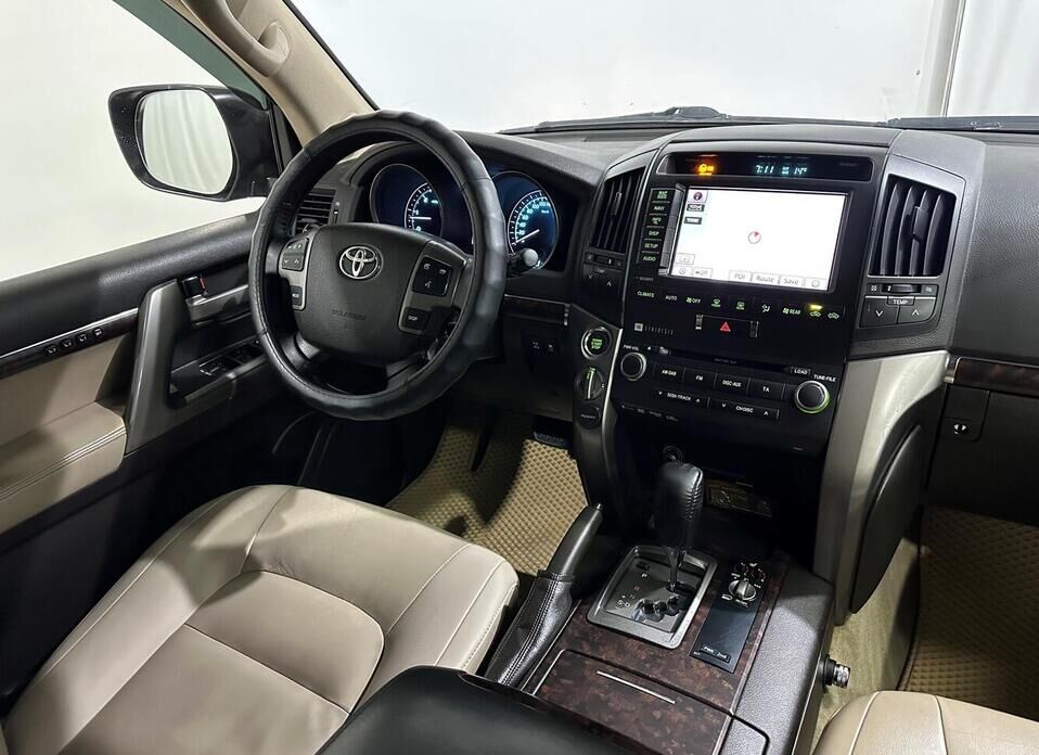 Toyota Land Cruiser, 200 Series 4.5d AT (235 л.с.) 4WD