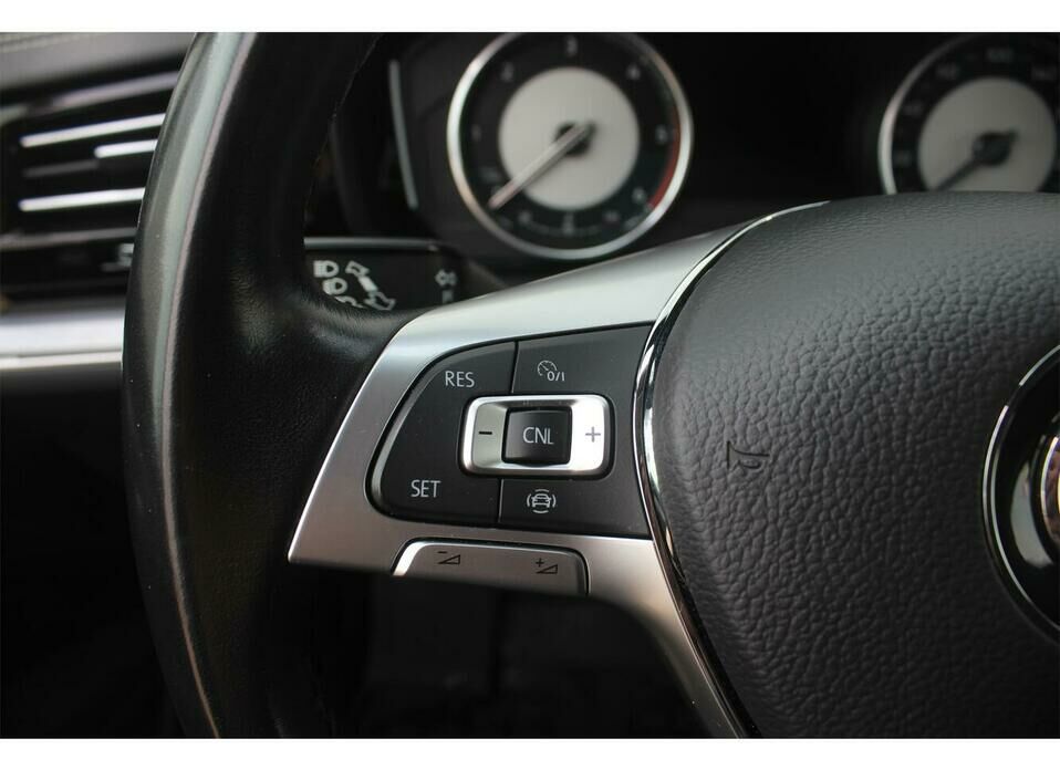 Volkswagen Touareg 3.0d AT (249 л.с.) 4WD