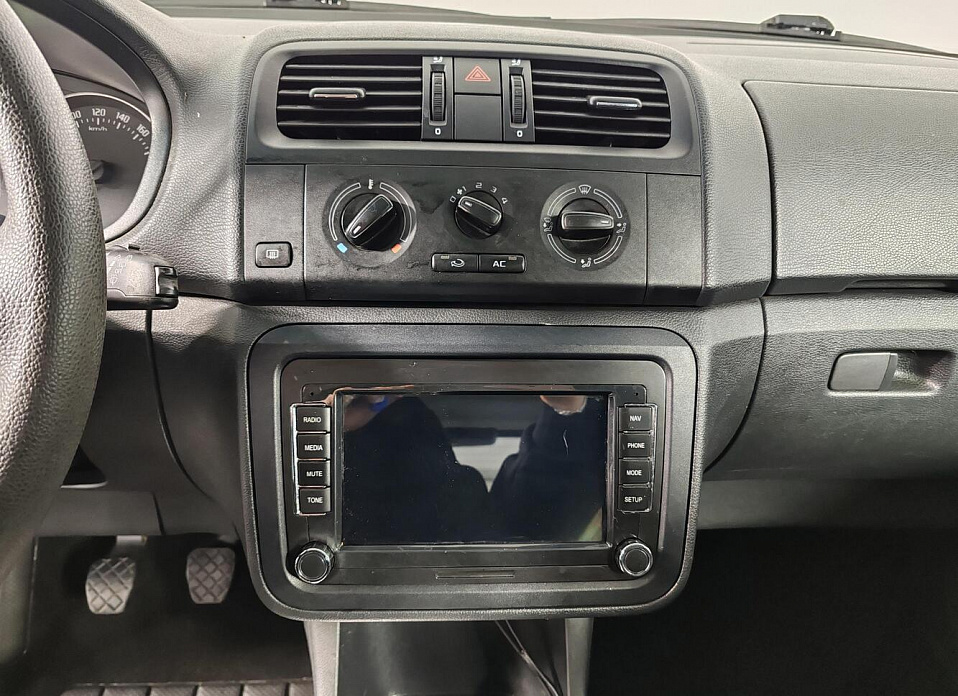 Skoda Fabia, II Рестайлинг 1.4 MT (86 л.с.)