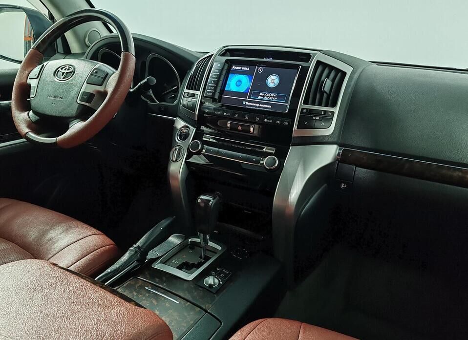 Toyota Land Cruiser, 200 Series Рестайлинг 1 4.5d AT (235 л.с.) 4WD