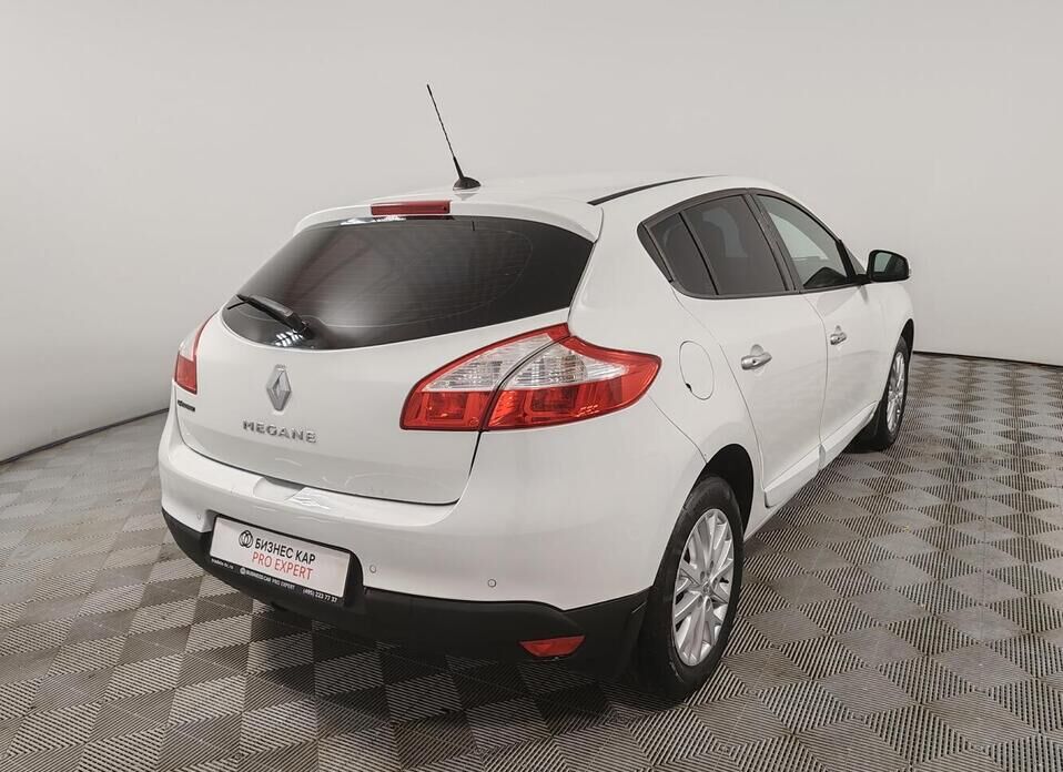 Renault Megane 1.6 CVT (114 л.с.)