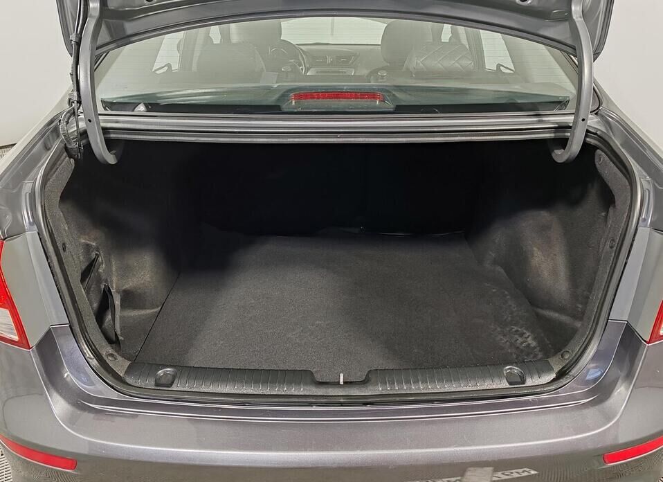 Kia Rio, III Рестайлинг 1.6 MT (123 л.с.)