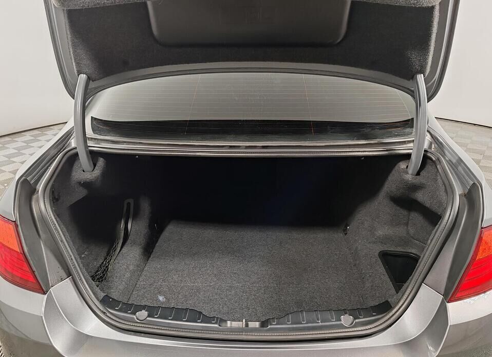 BMW 5 серии, VI (F10/F11/F07) 528i xDrive 2.0 AT (245 л.с.) 4WD