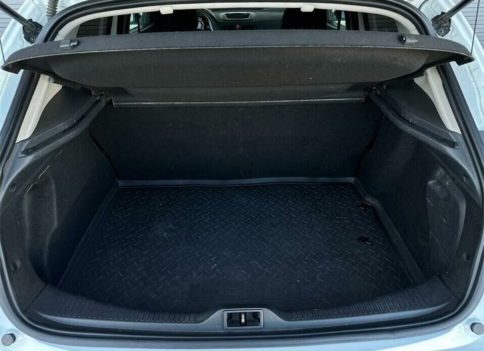 Renault Megane 1.6 MT (106 л.с.)