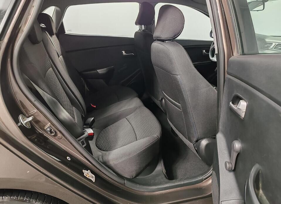 Kia Rio, III Рестайлинг 1.4 MT (107 л.с.)