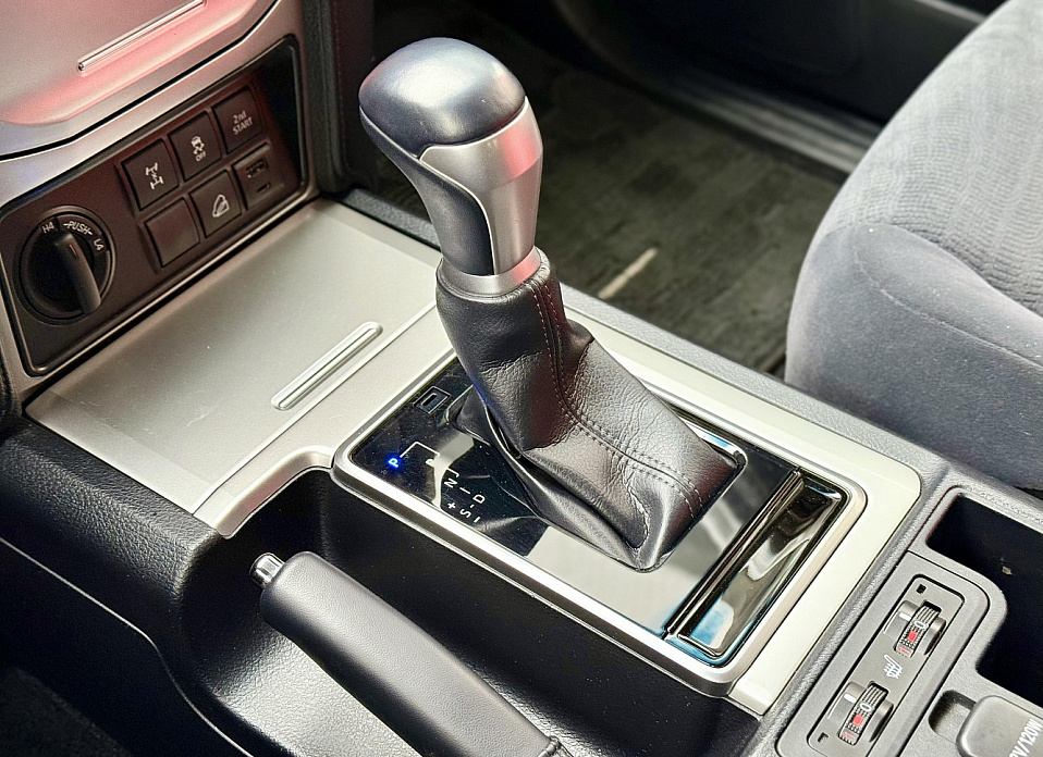 Toyota Land Cruiser Prado, 150 Series Рестайлинг 3 2.8d AT (204 л.с.) 4WD