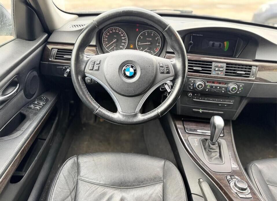 BMW 3 серии, V (E90/E91/E92/E93) Рестайлинг 320i 2.0 AT (156 л.с.)