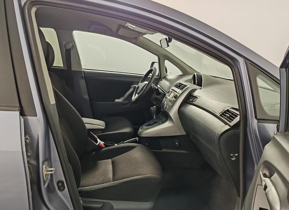 Toyota Verso, I 1.8 CVT (147 л.с.)