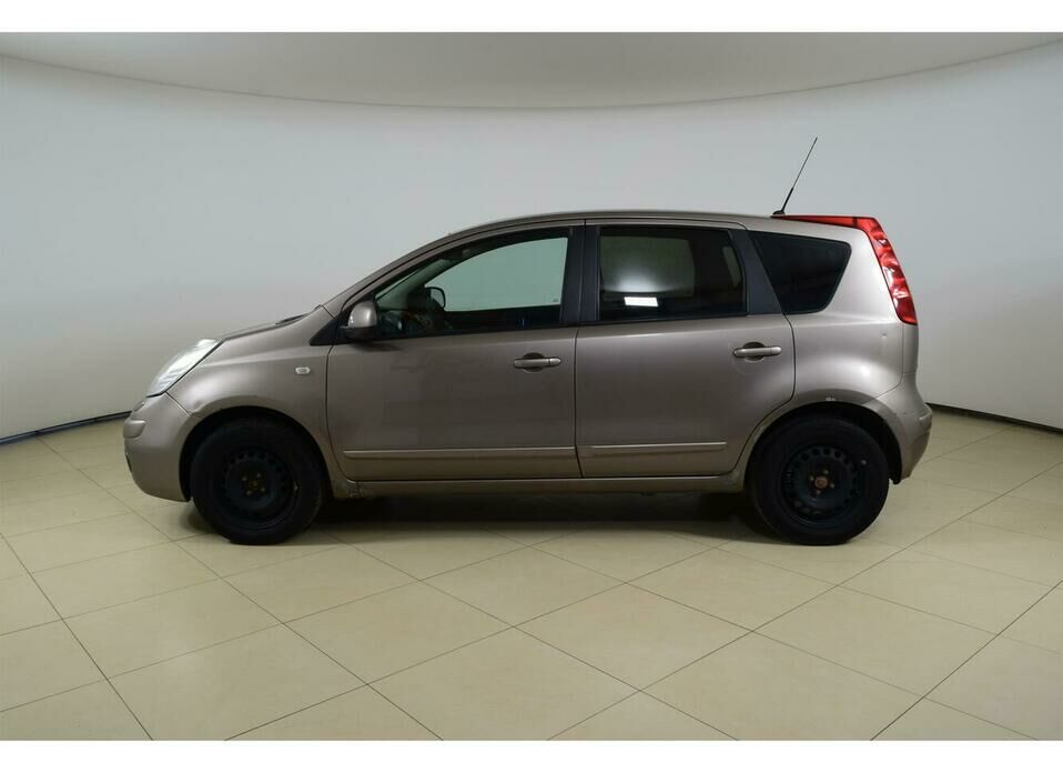 Nissan Note 1.6 MT (110 л.с.)