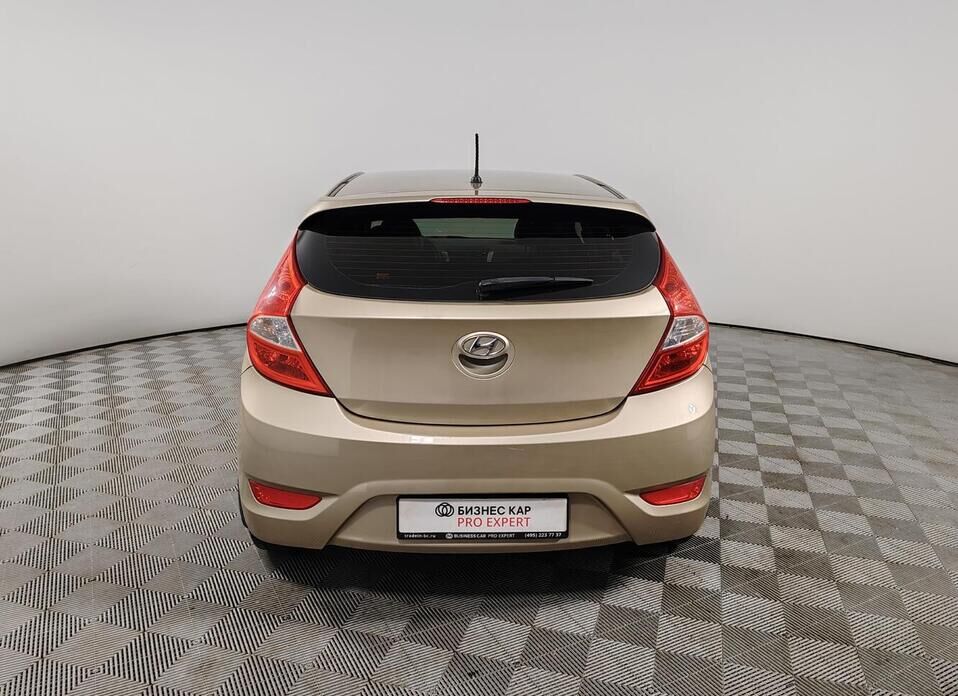 Hyundai Solaris, I 1.6 AT (123 л.с.)