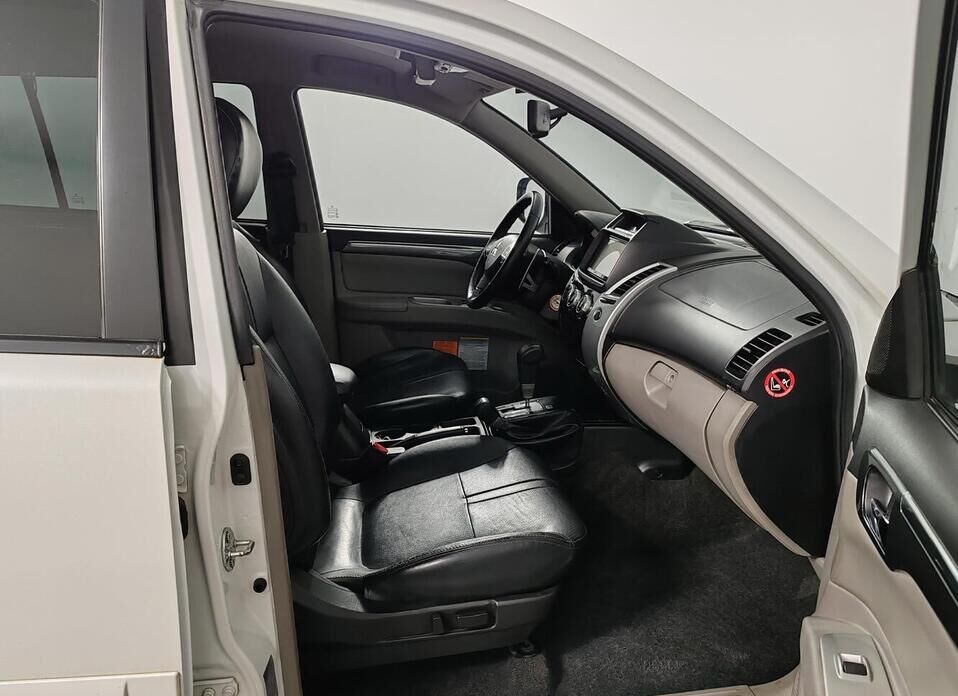Mitsubishi Pajero Sport, II Рестайлинг 2.5d AT (178 л.с.) 4WD