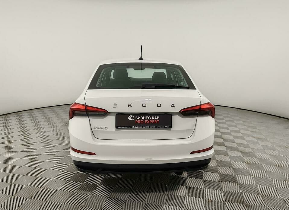 Skoda Rapid 1.6 AT (110 л.с.)