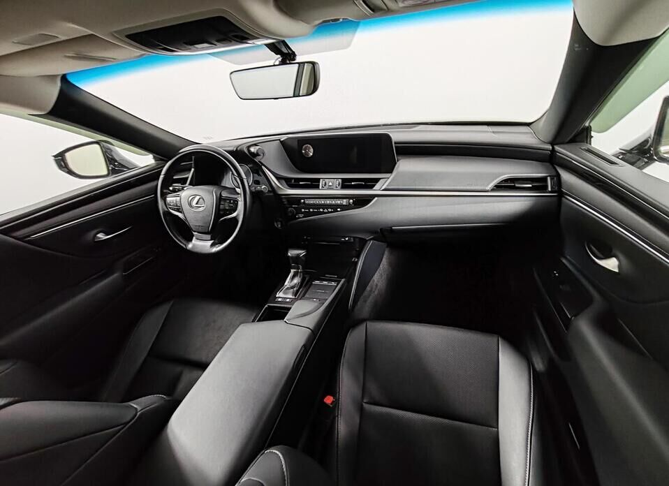 Lexus ES 250 2.5 AT (200 л.с.)