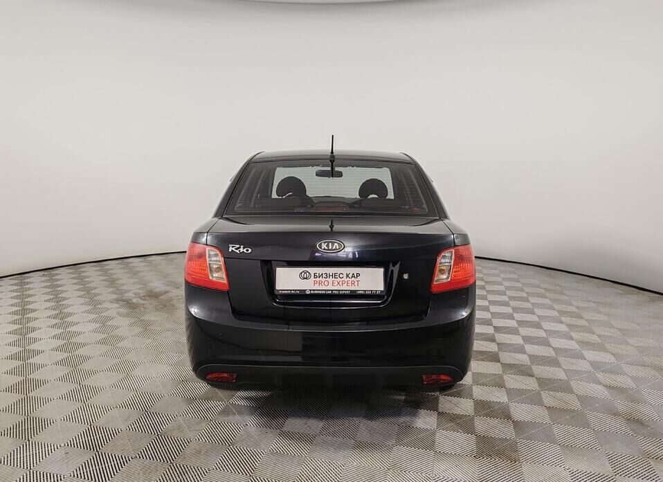 Kia Rio, II Рестайлинг 1.4 AT (95 л.с.)