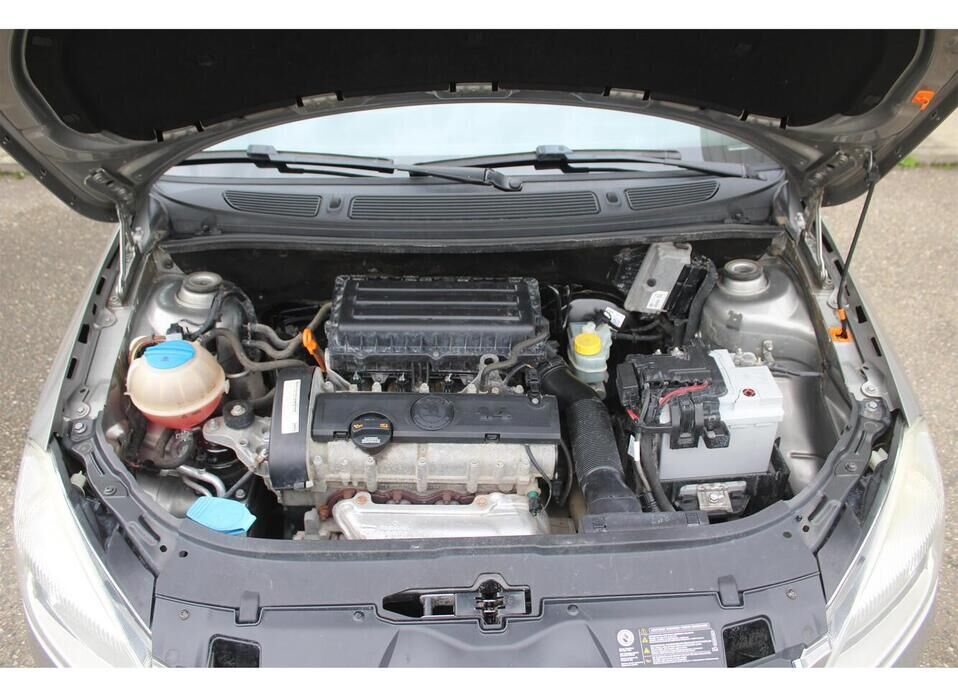 Skoda Fabia, II 1.4 MT (86 л.с.)