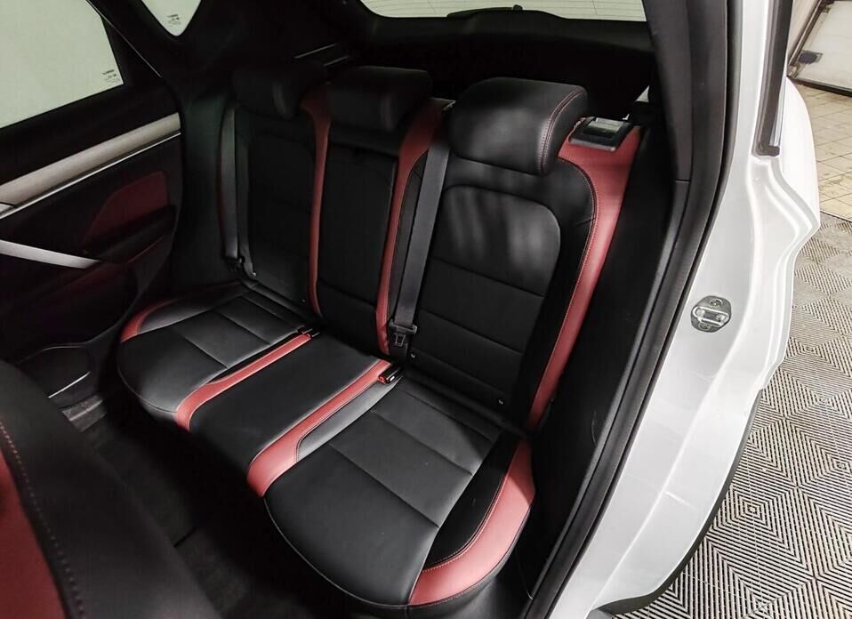 Geely Coolray, I 1.5 AMT (150 л.с.)