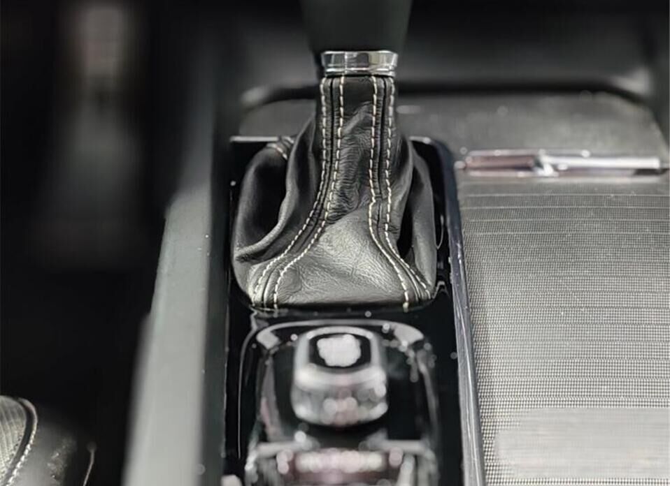 Volvo S60, III 2.0 AT (190 л.с.)