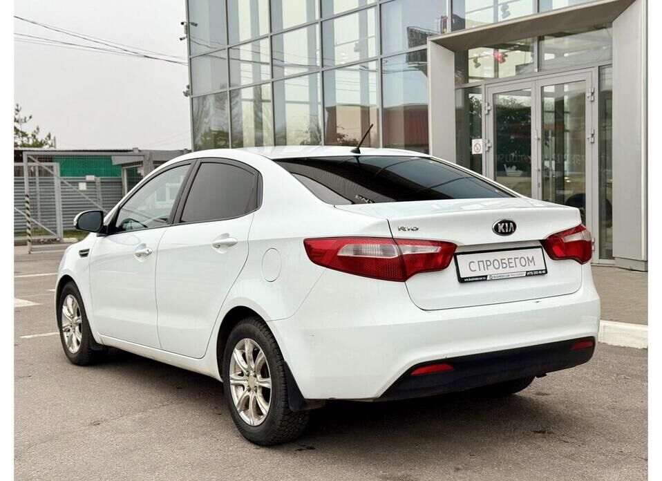 Kia Rio, III 4-speed 1.6 AT (123 л.с.)