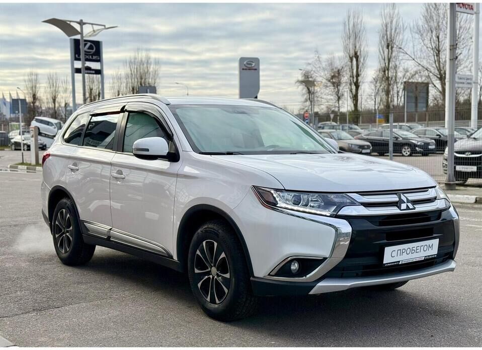 Mitsubishi Outlander, III Рестайлинг 2 2.4 CVT (167 л.с.) 4WD