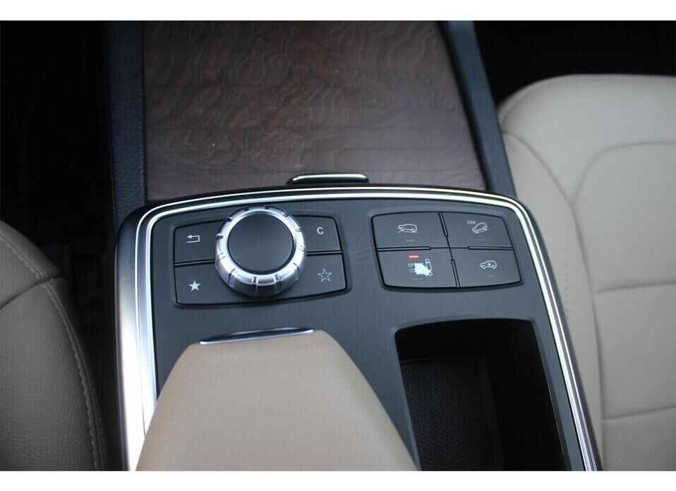 Mercedes-Benz M-Класс 350 CDI 3.0d AT (249 л.с.) 4WD