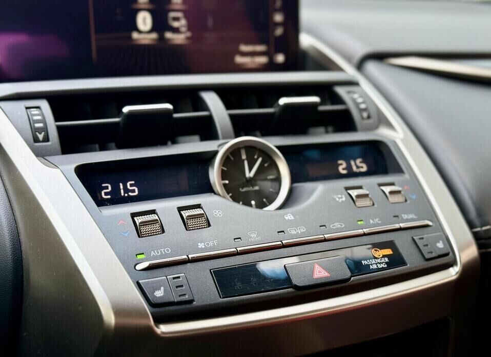 Lexus NX, I Рестайлинг 200 2.0 CVT (150 л.с.) 4WD