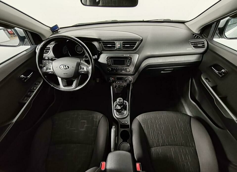 Kia Rio 5-speed 1.6 MT (123 л.с.)